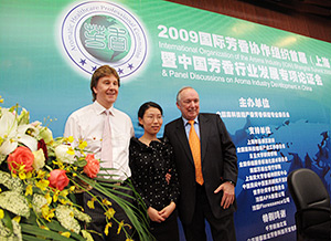 East meets the West at the International Organization Of The Aroma Industry 2009