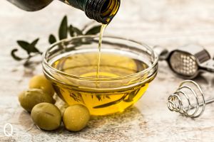 Jojoba Oil: A Complete Guide